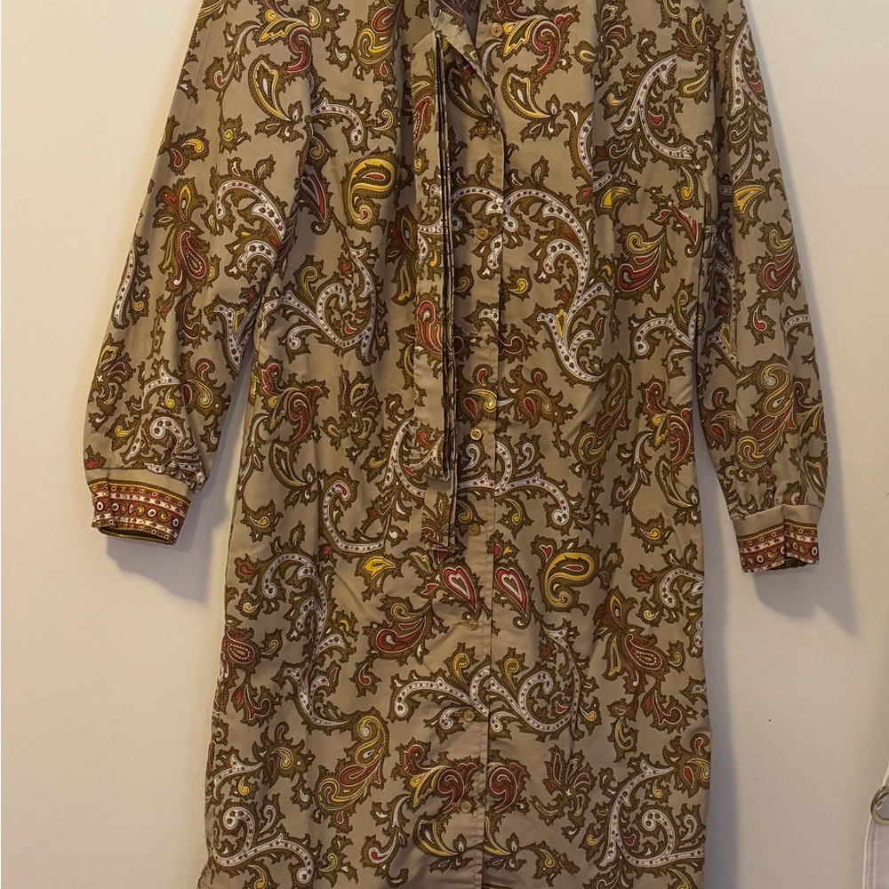 Vintage carol Brent Paisley Patterned Women's button down dress no iron material